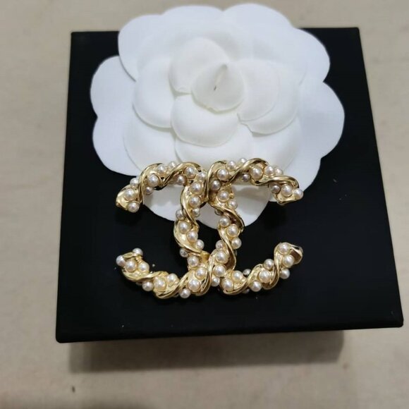 CHANEL Jewelry - Chanel fashion brooch
